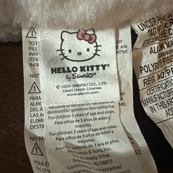 *CLEARANCE* 
BNWT Hello Kitty Santa Head Christmas Pillow - Picture 4 of 5